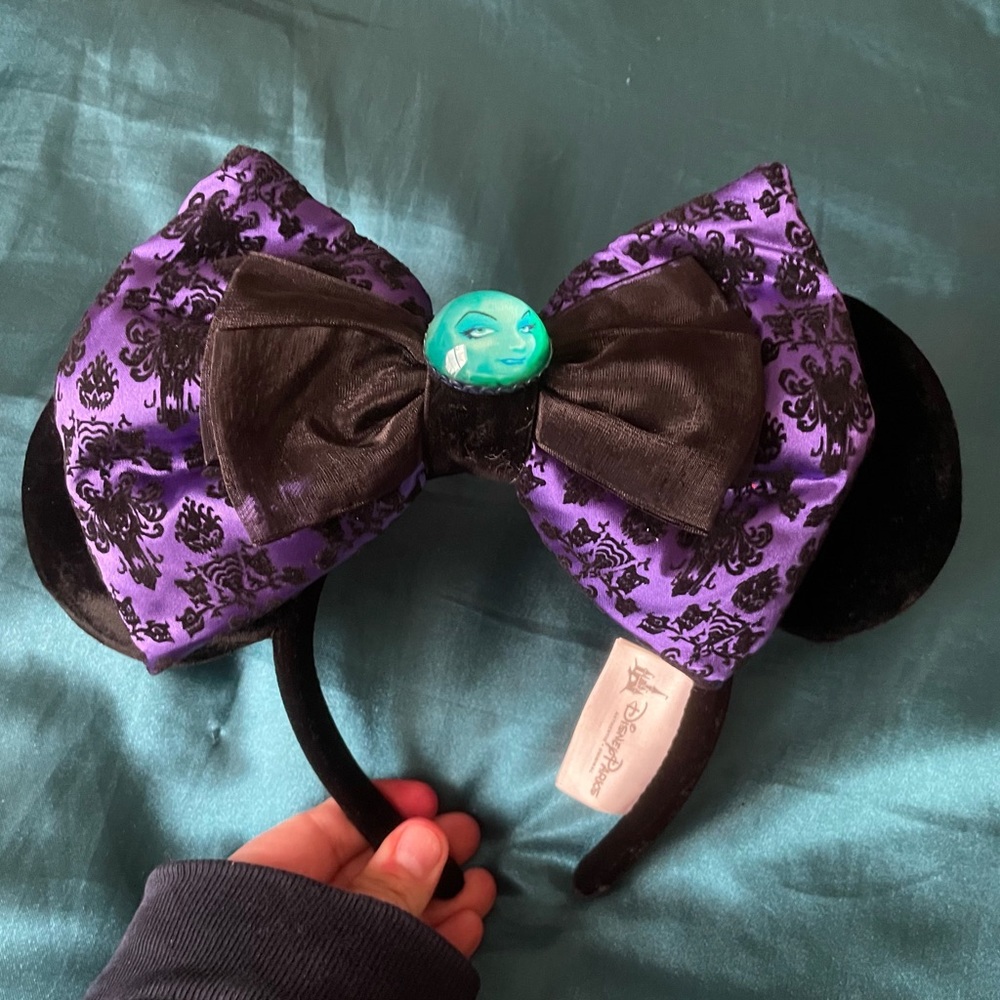 Disney Parks Ears with changeable bow!